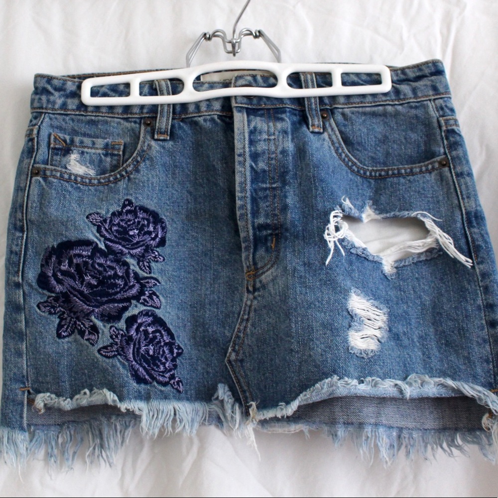Hidden Jeans Embroidered Denim Skirt